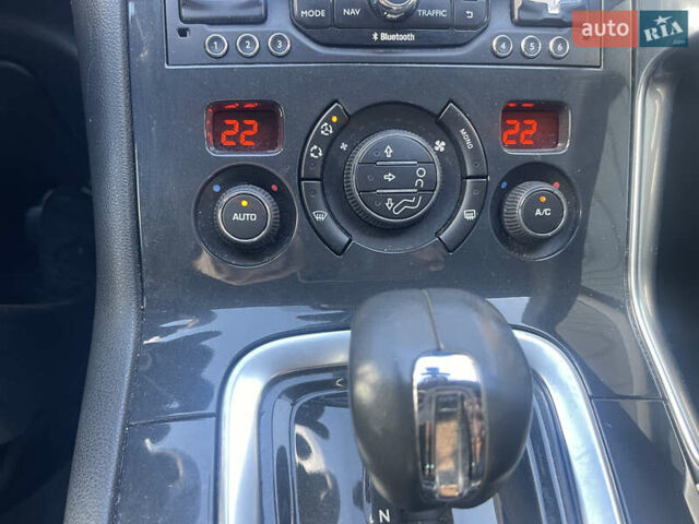 Белый Пежо 3008, объемом двигателя 2 л и пробегом 141 тыс. км за 13600 $, фото 43 на Automoto.ua