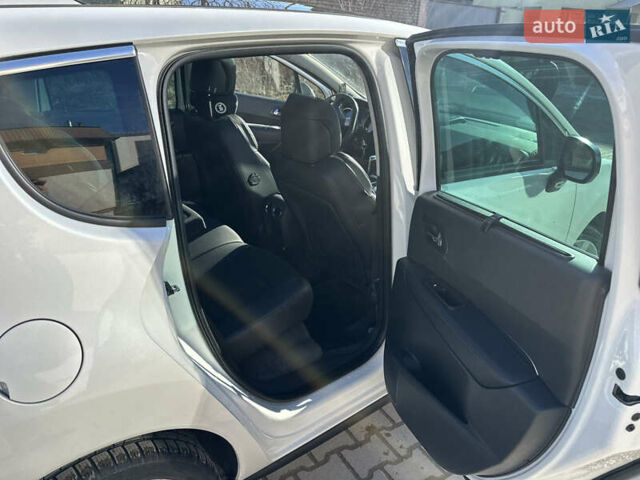 Белый Пежо 3008, объемом двигателя 1.56 л и пробегом 204 тыс. км за 10700 $, фото 19 на Automoto.ua