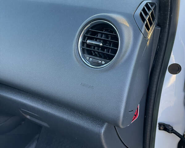 Белый Пежо 3008, объемом двигателя 1.6 л и пробегом 144 тыс. км за 11499 $, фото 47 на Automoto.ua