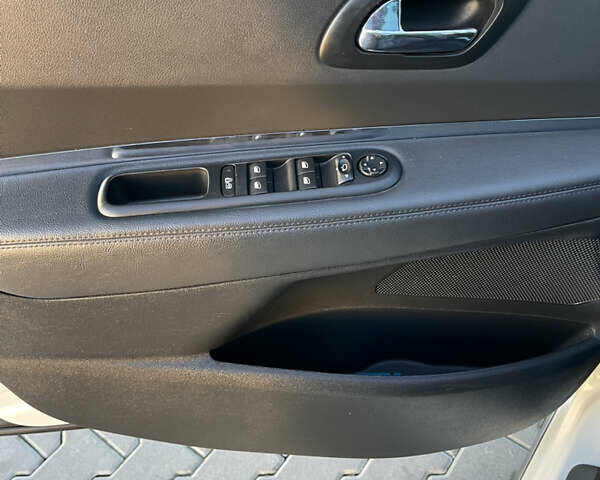 Белый Пежо 3008, объемом двигателя 1.6 л и пробегом 144 тыс. км за 11499 $, фото 23 на Automoto.ua