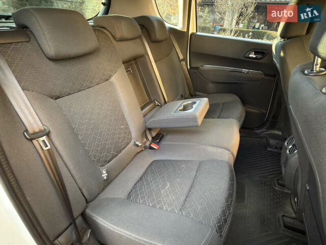 Пежо 3008 2015 у Івано-Франківську на Automoto.ua Білий Пежо 3008, об'ємом двигуна 1.6 л та пробігом 64 тис. км за 13900 $, фото 49 на Automoto.ua