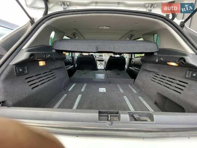 Белый Пежо 3008, объемом двигателя 2 л и пробегом 141 тыс. км за 13600 $, фото 18 на Automoto.ua