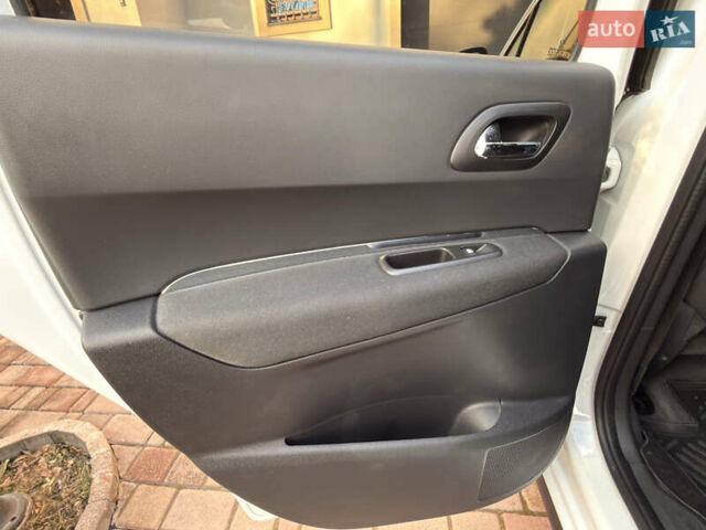 Пежо 3008 2015 у Івано-Франківську на Automoto.ua Білий Пежо 3008, об'ємом двигуна 1.6 л та пробігом 64 тис. км за 13900 $, фото 45 на Automoto.ua