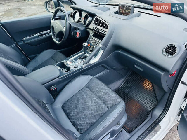 Белый Пежо 3008, объемом двигателя 1.6 л и пробегом 103 тыс. км за 10800 $, фото 9 на Automoto.ua