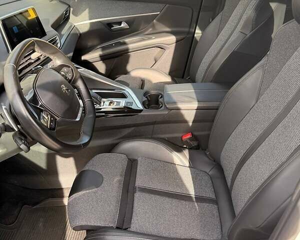 Белый Пежо 3008, объемом двигателя 2 л и пробегом 59 тыс. км за 24700 $, фото 6 на Automoto.ua