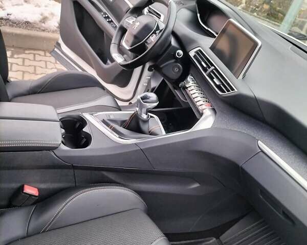 Белый Пежо 3008, объемом двигателя 1.56 л и пробегом 115 тыс. км за 18900 $, фото 15 на Automoto.ua