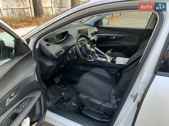 Белый Пежо 3008, объемом двигателя 2 л и пробегом 129 тыс. км за 19900 $, фото 8 на Automoto.ua