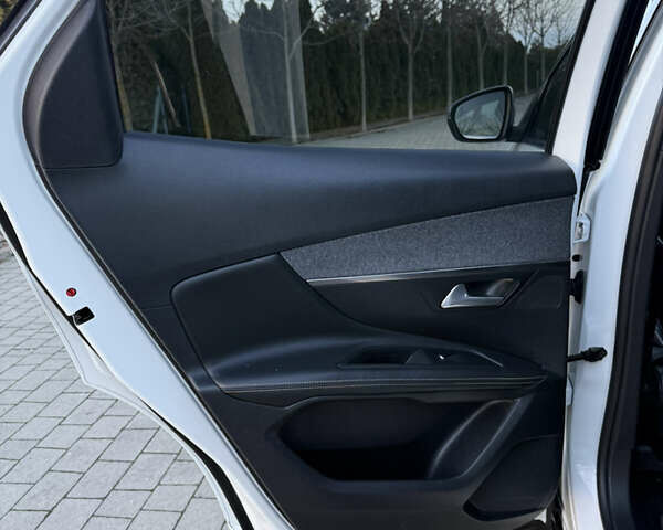 Белый Пежо 3008, объемом двигателя 1.6 л и пробегом 185 тыс. км за 18950 $, фото 72 на Automoto.ua