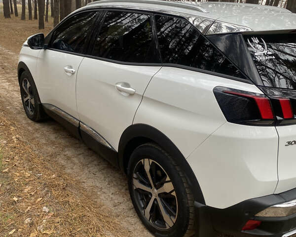 Белый Пежо 3008, объемом двигателя 2 л и пробегом 104 тыс. км за 22000 $, фото 4 на Automoto.ua