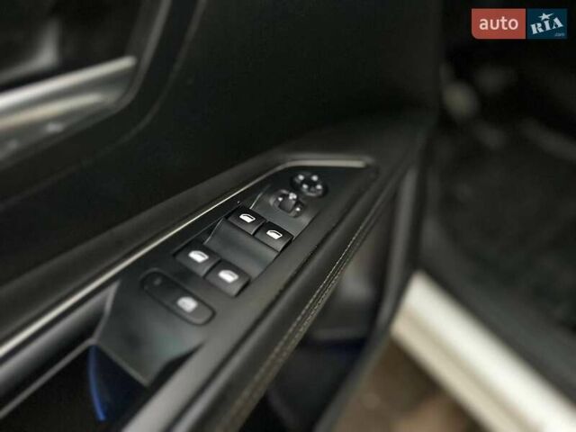 Белый Пежо 3008, объемом двигателя 2 л и пробегом 241 тыс. км за 16174 $, фото 30 на Automoto.ua