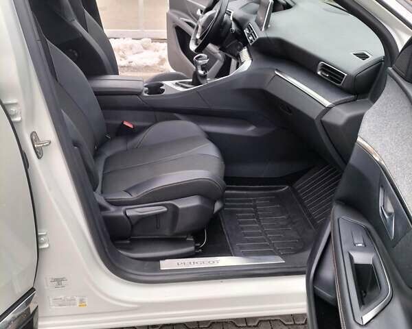 Белый Пежо 3008, объемом двигателя 1.56 л и пробегом 115 тыс. км за 18900 $, фото 13 на Automoto.ua