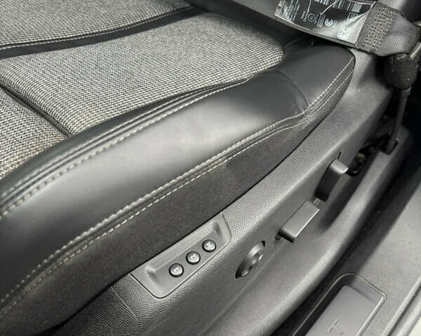 Белый Пежо 3008, объемом двигателя 1.56 л и пробегом 197 тыс. км за 18000 $, фото 13 на Automoto.ua