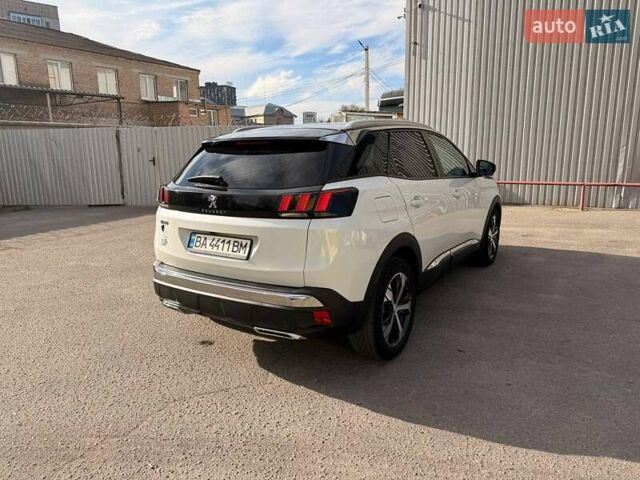 Белый Пежо 3008, объемом двигателя 2 л и пробегом 59 тыс. км за 24700 $, фото 2 на Automoto.ua
