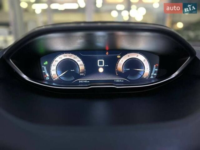 Белый Пежо 3008, объемом двигателя 2 л и пробегом 241 тыс. км за 16174 $, фото 19 на Automoto.ua