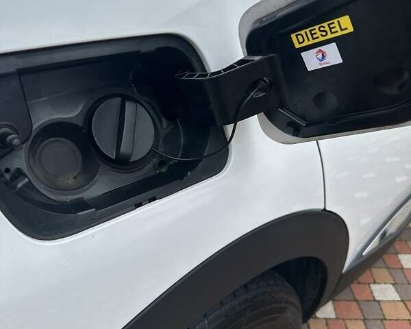 Білий Пежо 3008, об'ємом двигуна 2 л та пробігом 82 тис. км за 23500 $, фото 4 на Automoto.ua