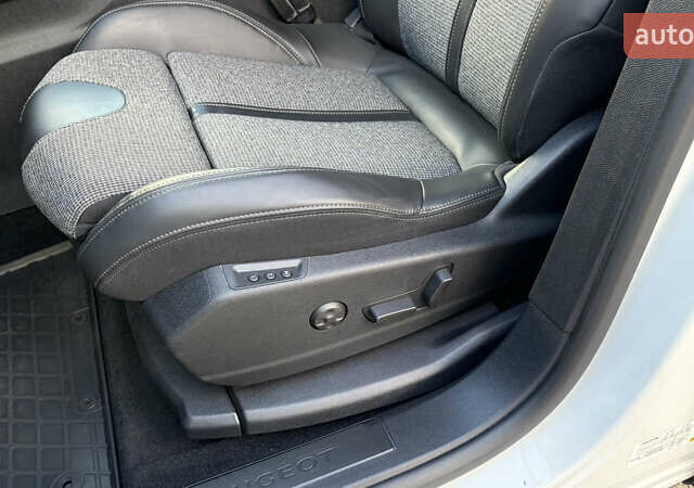 Білий Пежо 3008, об'ємом двигуна 2 л та пробігом 81 тис. км за 22900 $, фото 12 на Automoto.ua