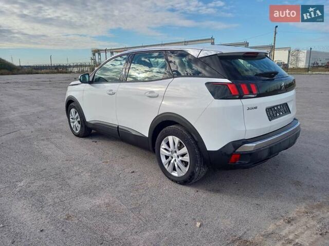 Белый Пежо 3008, объемом двигателя 1.5 л и пробегом 240 тыс. км за 15950 $, фото 1 на Automoto.ua