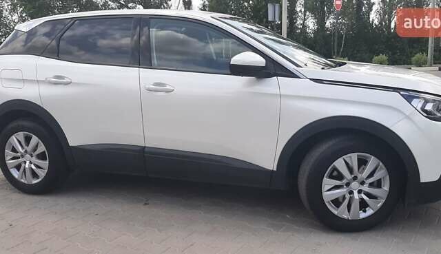 Белый Пежо 3008, объемом двигателя 1.5 л и пробегом 172 тыс. км за 18800 $, фото 1 на Automoto.ua
