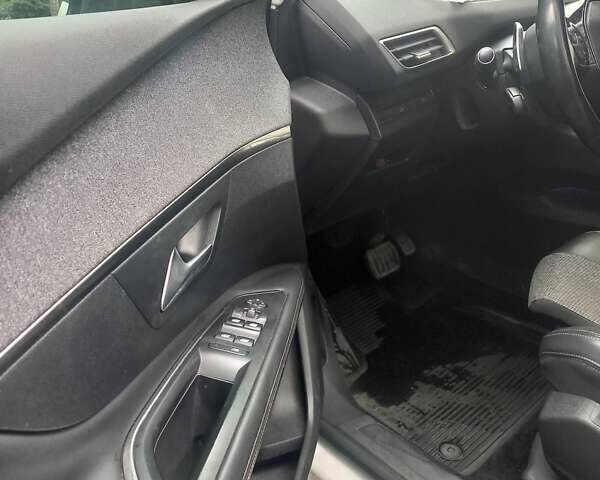 Белый Пежо 3008, объемом двигателя 2 л и пробегом 142 тыс. км за 25500 $, фото 16 на Automoto.ua