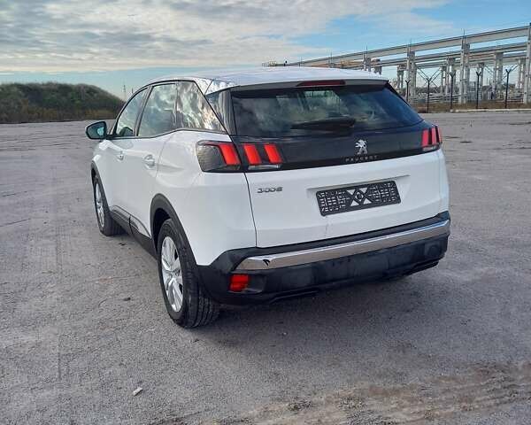 Белый Пежо 3008, объемом двигателя 1.5 л и пробегом 240 тыс. км за 15950 $, фото 6 на Automoto.ua