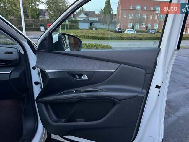 Белый Пежо 3008, объемом двигателя 1.5 л и пробегом 151 тыс. км за 19850 $, фото 14 на Automoto.ua