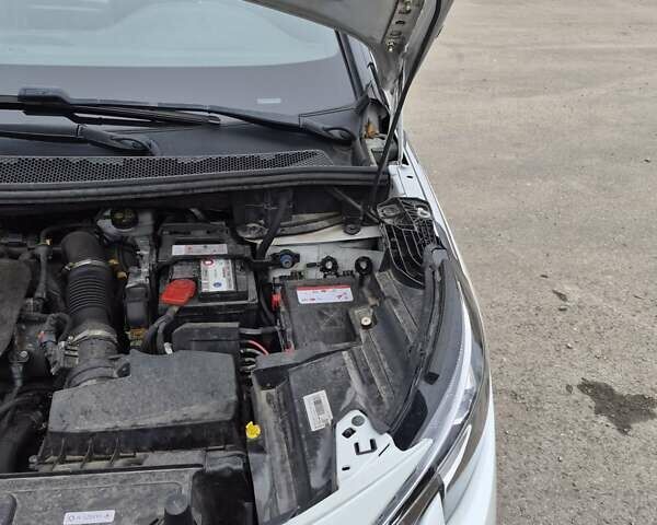 Белый Пежо 3008, объемом двигателя 2 л и пробегом 204 тыс. км за 23600 $, фото 35 на Automoto.ua