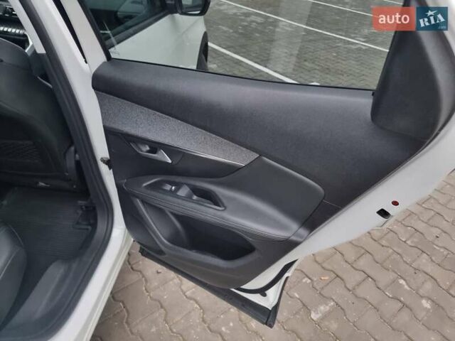 Белый Пежо 3008, объемом двигателя 2 л и пробегом 200 тыс. км за 20500 $, фото 20 на Automoto.ua