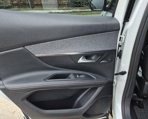 Белый Пежо 3008, объемом двигателя 2 л и пробегом 204 тыс. км за 23600 $, фото 16 на Automoto.ua