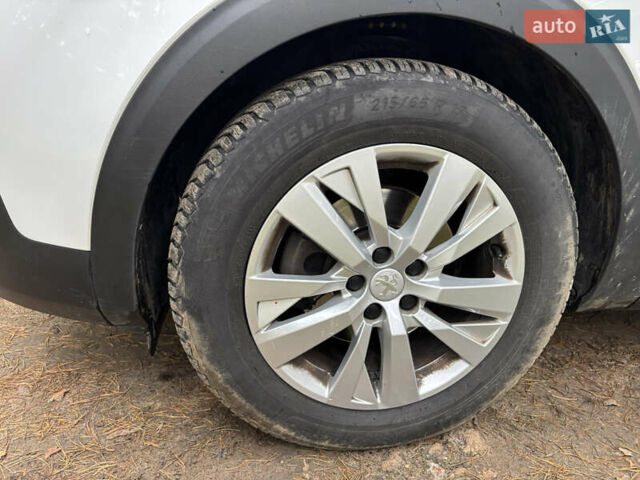 Белый Пежо 3008, объемом двигателя 1.5 л и пробегом 139 тыс. км за 19300 $, фото 2 на Automoto.ua