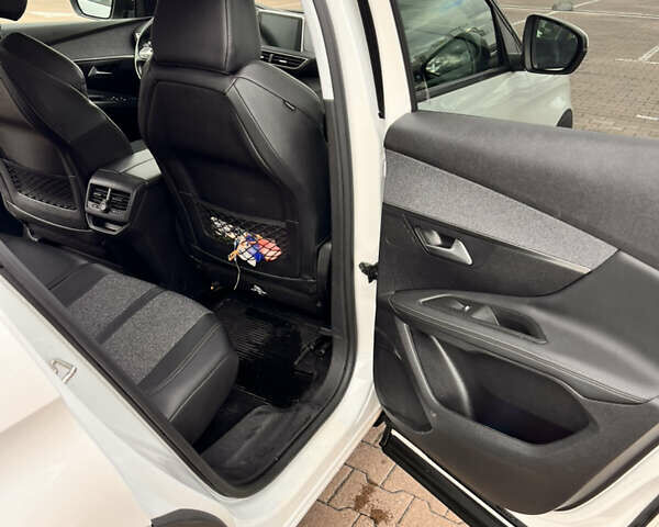 Белый Пежо 3008, объемом двигателя 2 л и пробегом 91 тыс. км за 25000 $, фото 12 на Automoto.ua