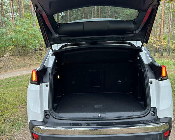 Белый Пежо 3008, объемом двигателя 1.5 л и пробегом 139 тыс. км за 19300 $, фото 5 на Automoto.ua