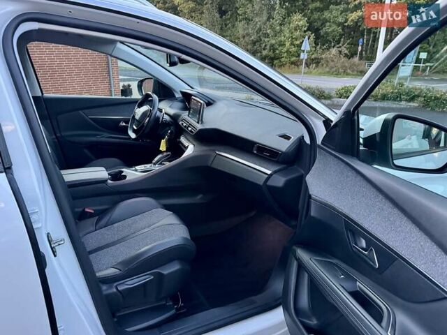 Белый Пежо 3008, объемом двигателя 1.5 л и пробегом 151 тыс. км за 19850 $, фото 11 на Automoto.ua