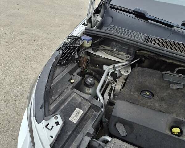 Белый Пежо 3008, объемом двигателя 2 л и пробегом 204 тыс. км за 23600 $, фото 34 на Automoto.ua