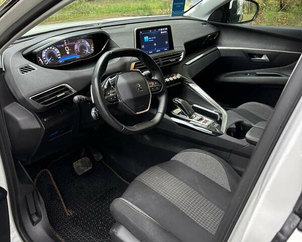 Белый Пежо 3008, объемом двигателя 1.5 л и пробегом 139 тыс. км за 19300 $, фото 10 на Automoto.ua