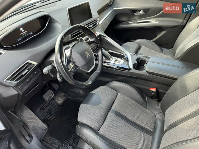 Белый Пежо 3008, объемом двигателя 2 л и пробегом 122 тыс. км за 23500 $, фото 10 на Automoto.ua