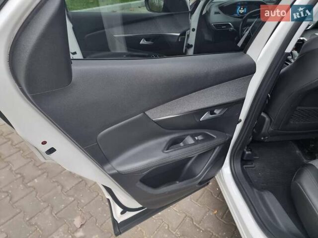 Белый Пежо 3008, объемом двигателя 2 л и пробегом 200 тыс. км за 20500 $, фото 16 на Automoto.ua