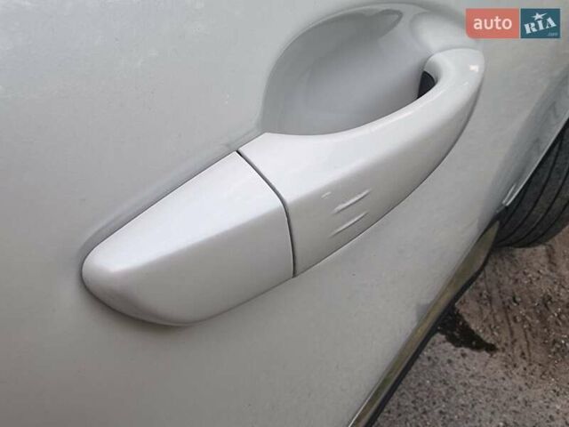 Белый Пежо 3008, объемом двигателя 2 л и пробегом 200 тыс. км за 20500 $, фото 27 на Automoto.ua