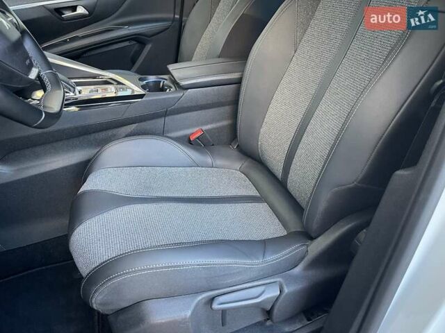 Белый Пежо 3008, объемом двигателя 1.5 л и пробегом 178 тыс. км за 21300 $, фото 45 на Automoto.ua