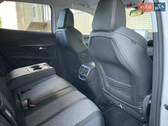 Белый Пежо 3008, объемом двигателя 1.5 л и пробегом 178 тыс. км за 21300 $, фото 53 на Automoto.ua