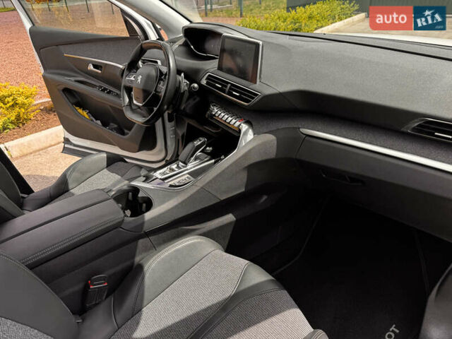 Белый Пежо 3008, объемом двигателя 1.6 л и пробегом 135 тыс. км за 21000 $, фото 26 на Automoto.ua