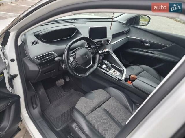 Белый Пежо 3008, объемом двигателя 2 л и пробегом 210 тыс. км за 20500 $, фото 20 на Automoto.ua
