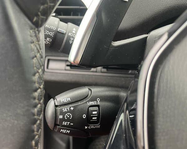 Білий Пежо 3008, об'ємом двигуна 2 л та пробігом 81 тис. км за 24900 $, фото 15 на Automoto.ua