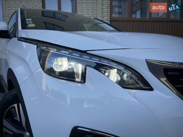 Белый Пежо 3008, объемом двигателя 1.5 л и пробегом 178 тыс. км за 21300 $, фото 2 на Automoto.ua