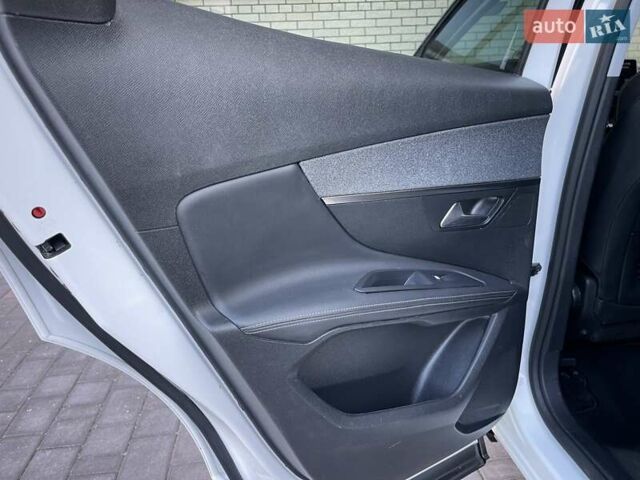 Белый Пежо 3008, объемом двигателя 1.5 л и пробегом 178 тыс. км за 21300 $, фото 50 на Automoto.ua