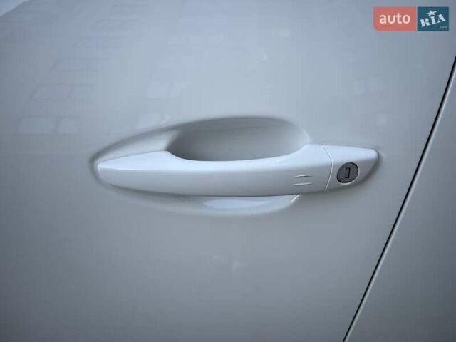 Белый Пежо 3008, объемом двигателя 1.5 л и пробегом 178 тыс. км за 21300 $, фото 7 на Automoto.ua