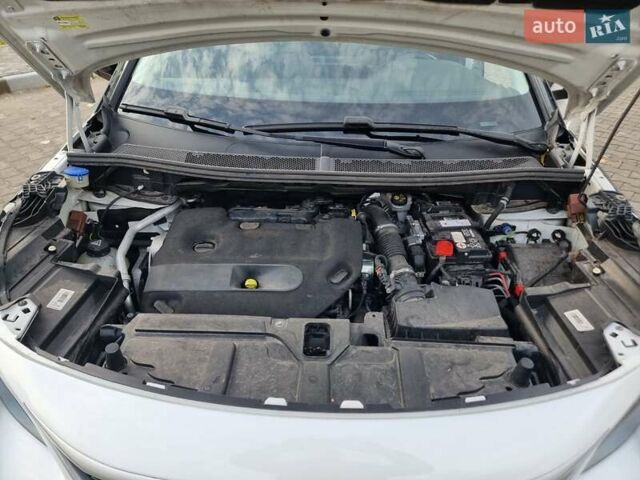 Белый Пежо 3008, объемом двигателя 2 л и пробегом 210 тыс. км за 20500 $, фото 31 на Automoto.ua