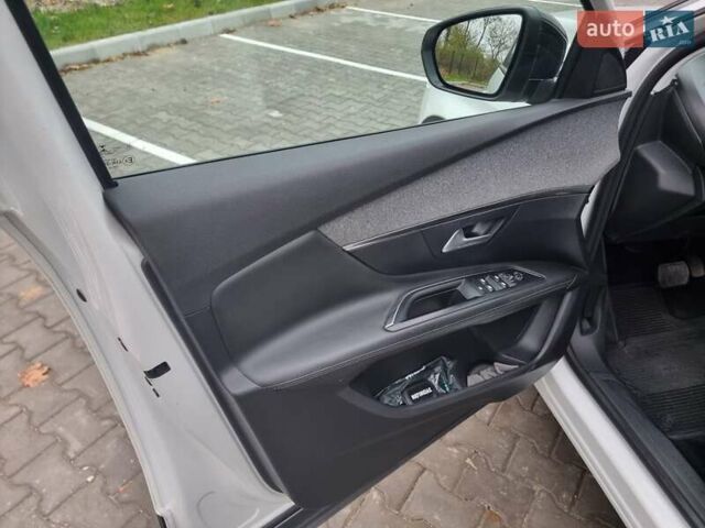 Белый Пежо 3008, объемом двигателя 2 л и пробегом 210 тыс. км за 20500 $, фото 18 на Automoto.ua