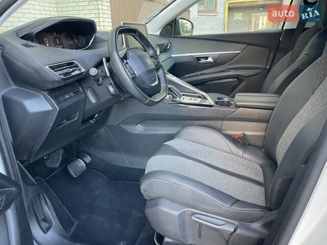 Белый Пежо 3008, объемом двигателя 1.5 л и пробегом 178 тыс. км за 21300 $, фото 46 на Automoto.ua