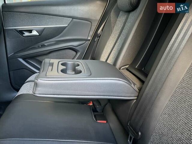 Белый Пежо 3008, объемом двигателя 1.5 л и пробегом 178 тыс. км за 21300 $, фото 51 на Automoto.ua