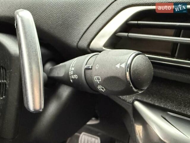 Белый Пежо 3008, объемом двигателя 1.5 л и пробегом 186 тыс. км за 21300 $, фото 49 на Automoto.ua